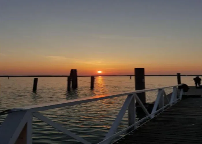 Charming Near The With Pool *