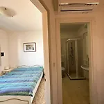 Apartment Charming Near The With Pool *