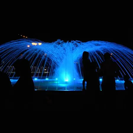 Charming Near The With Pool Daire