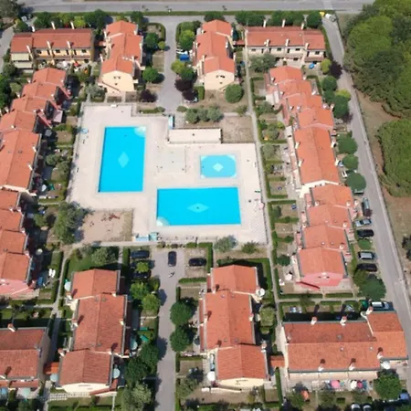 Charming Near The With Pool * Bibione