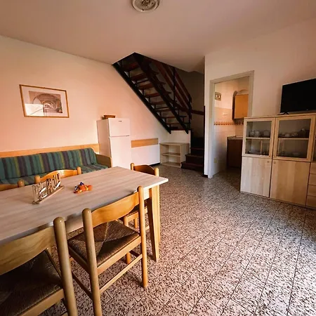 Charming Near The With Pool Μπιμπιόνε