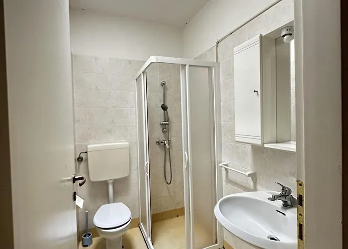 Apartment Charming Near The With Pool *