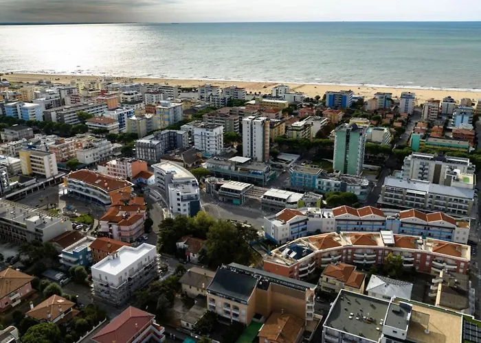 Charming Near The With Pool